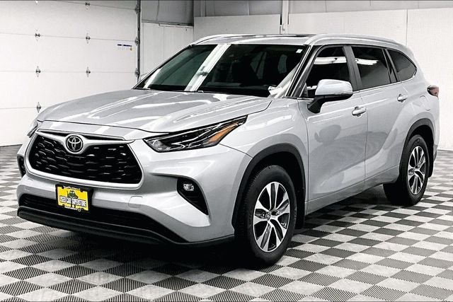 2024 Toyota Highlander XLE - Photo 12