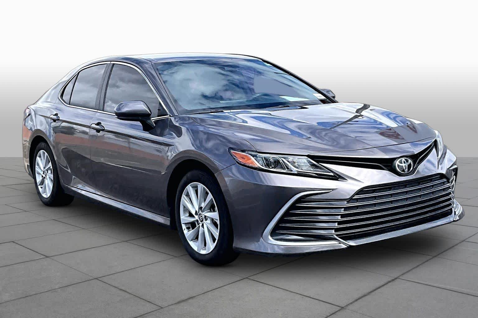 Used 2022 Predawn Gray Mica Toyota LE image 3