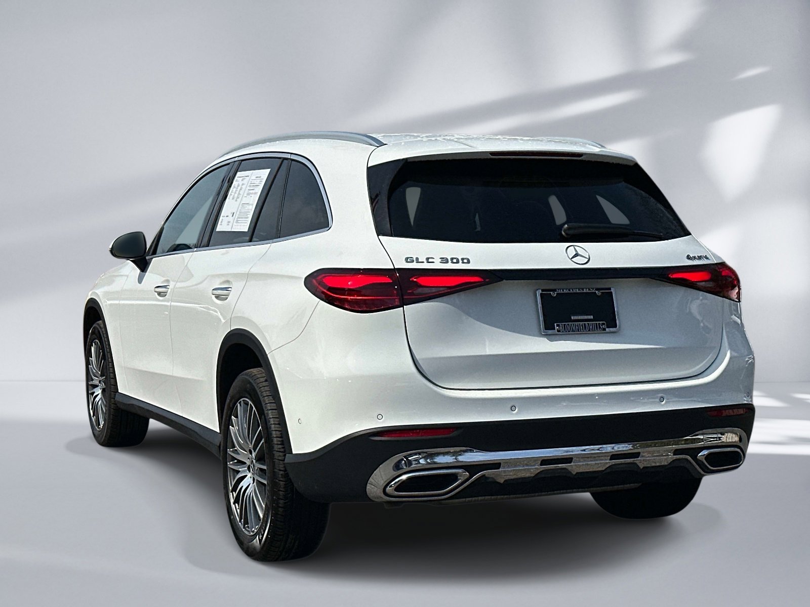 Certified Used 2025 Polar White Mercedes-Benz GLC 300 image 3