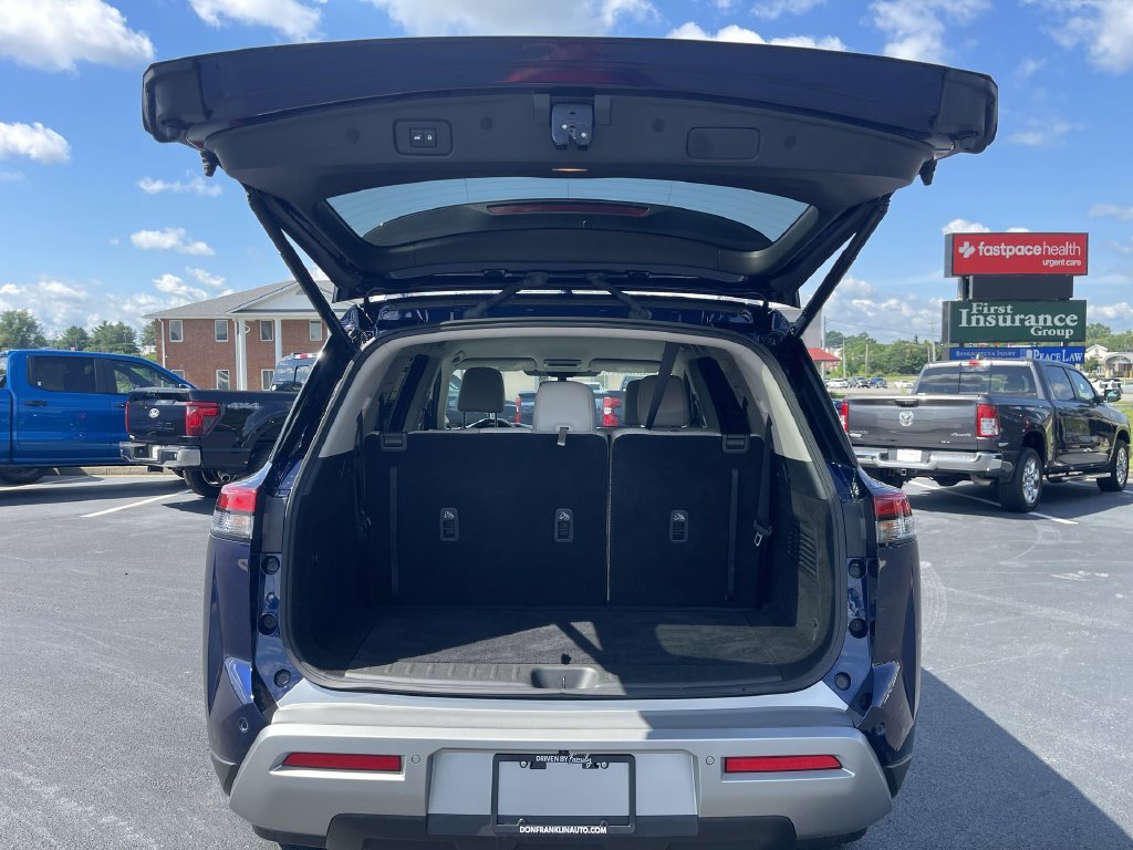 Used 2023 Blue Nissan SL image 24