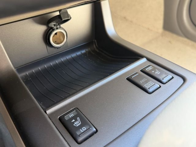 Used 2012 White Nissan LE image 27