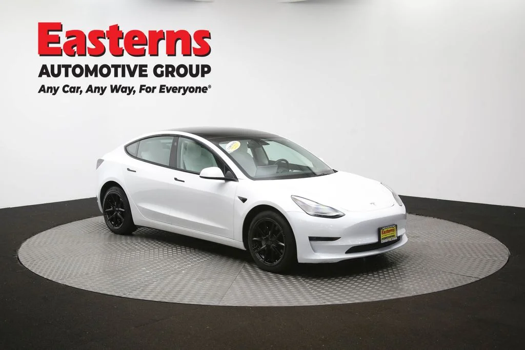 Used 2023 White Tesla Base image 43