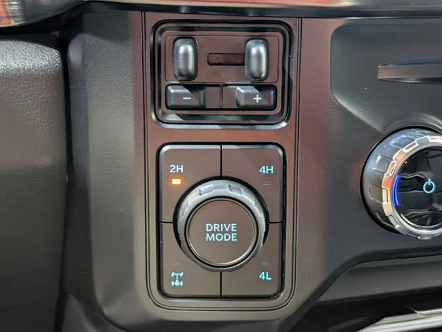 New 2026 Agate Black Metallic Ford F-250® Lariat® image 43