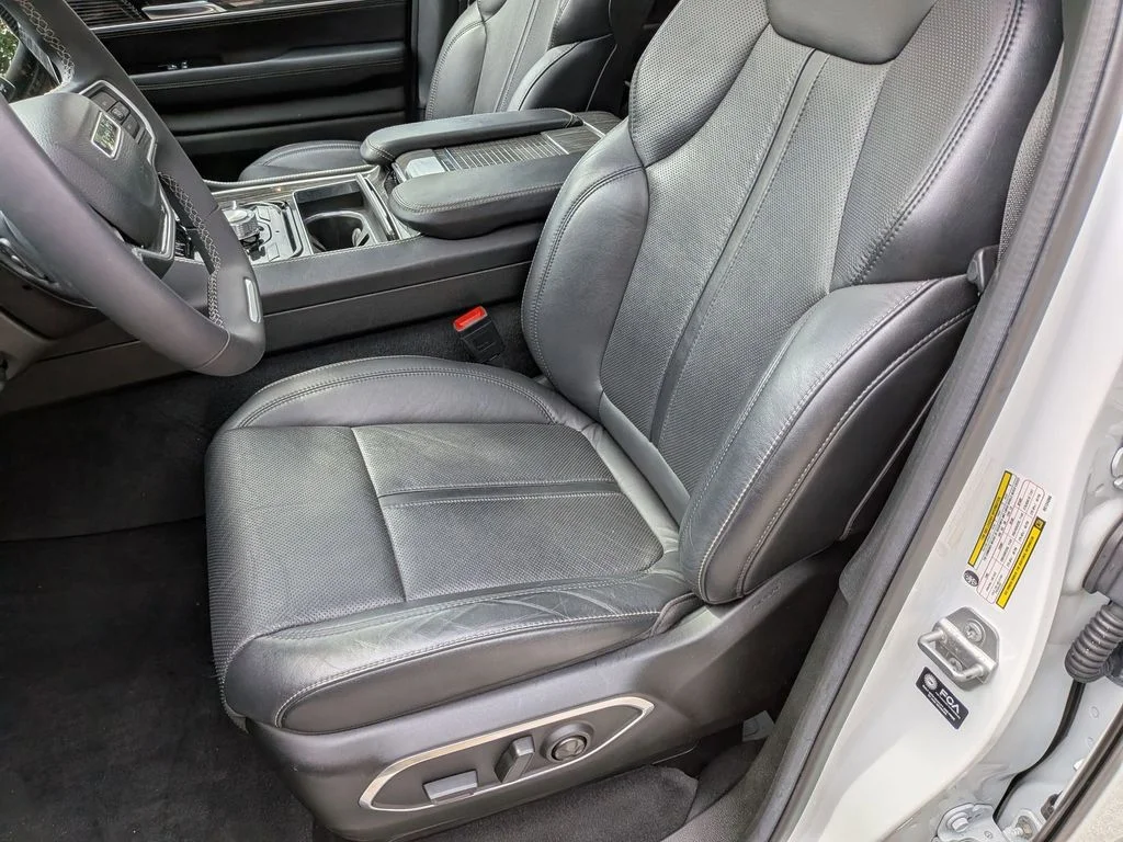 Used 2022 White Jeep Series III image 28