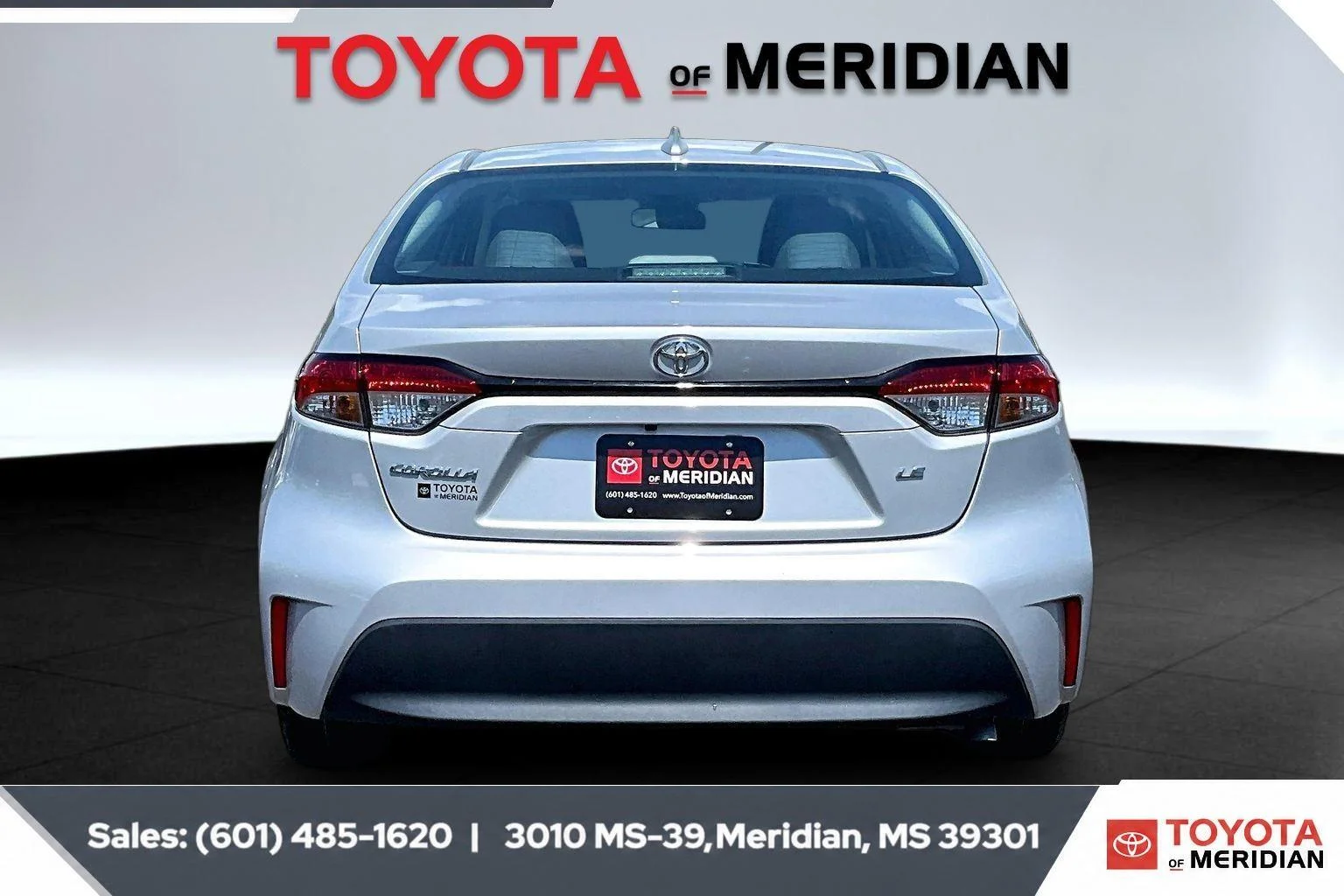 Used 2024 Classic Silver Metallic Toyota LE image 4