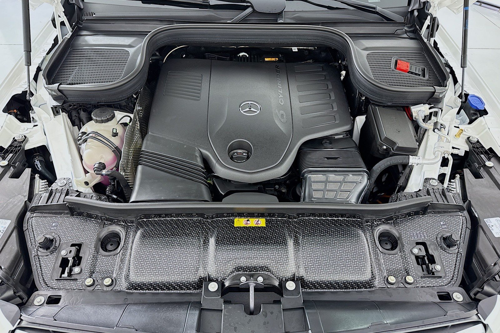 New 2026 Polar White Mercedes-Benz GLS 450 4MATIC® SUV image 11