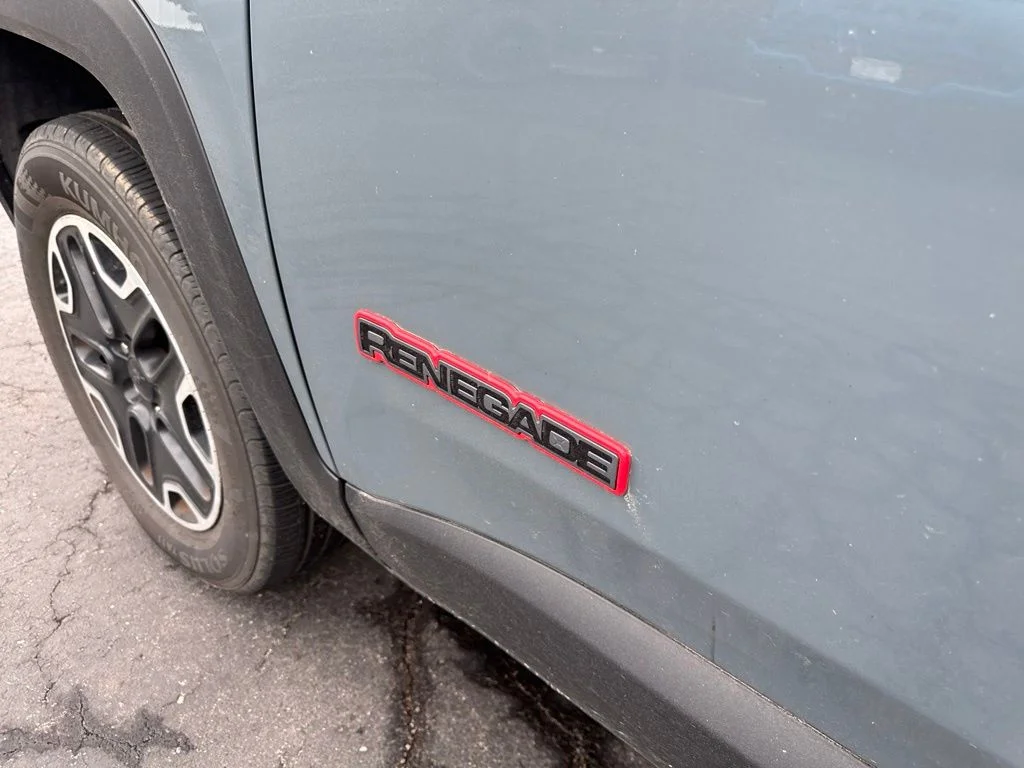 Used 2017 Gray Jeep Trailhawk image 48