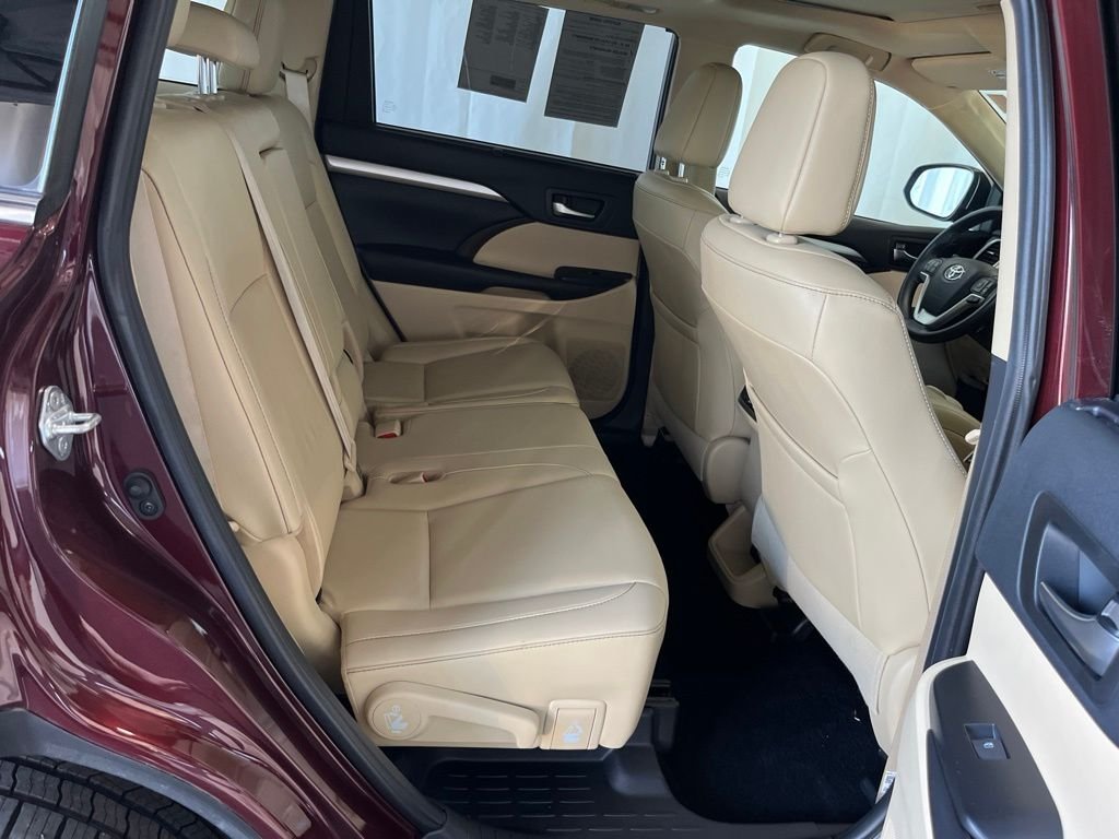 Used 2019 Red Toyota XLE image 25