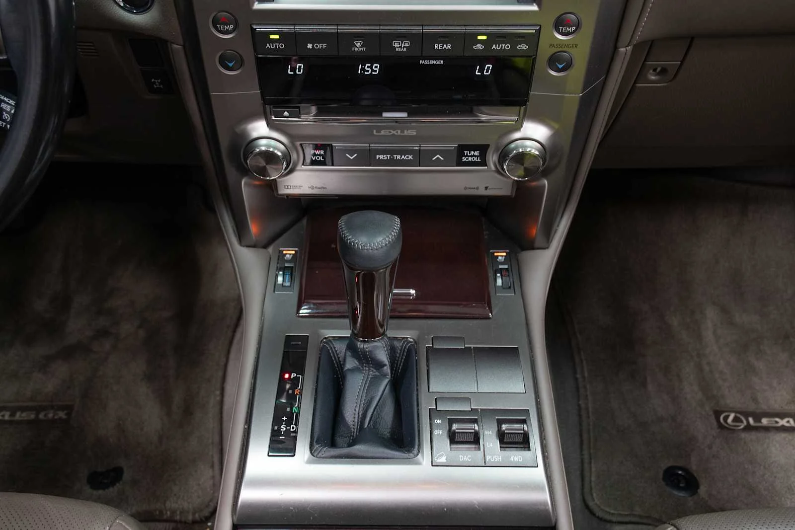 Used 2018 Silver Lining Metallic Lexus Premium image 17