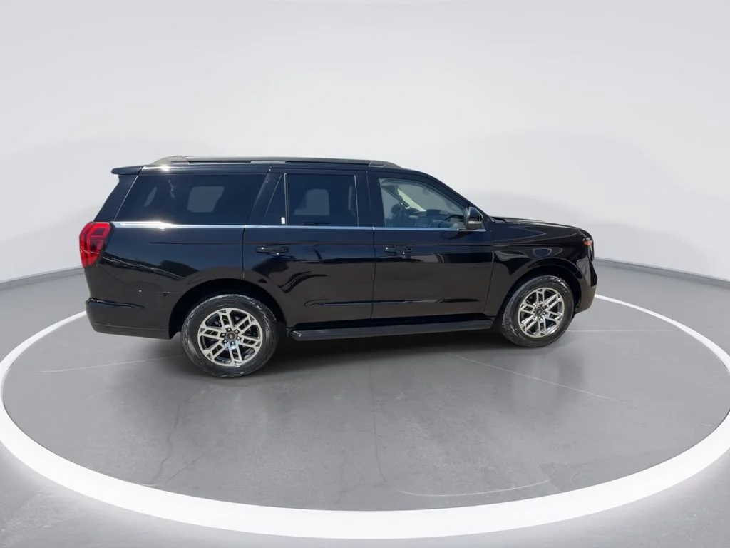 Used 2025 Black Ford Active image 9