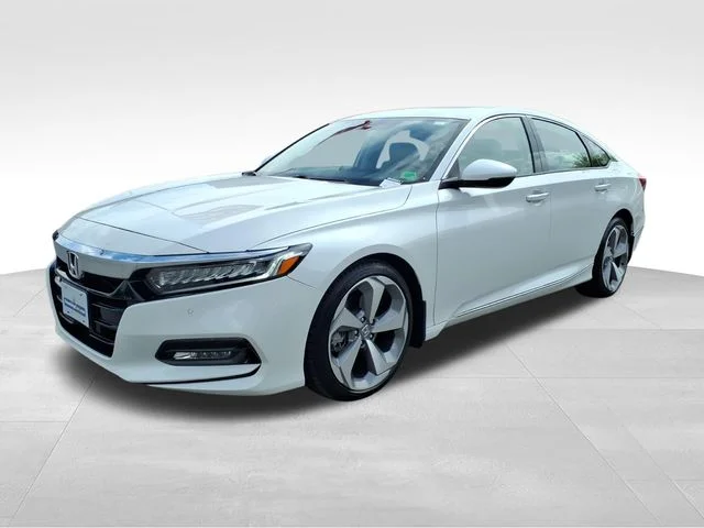 Used 2018 White Honda Touring 2.0T image 2