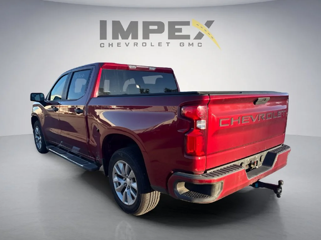 Used 2019 CAJUN RED TINTCOAT Chevrolet Custom image 3