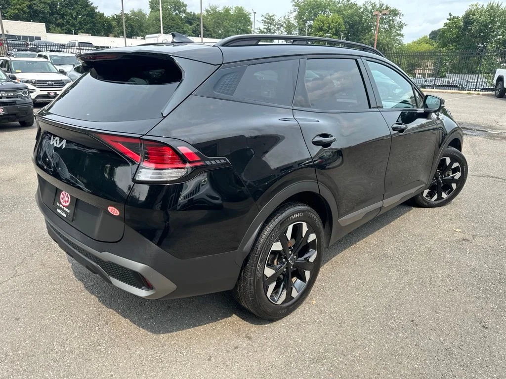 Used 2023 Black Kia X-Line image 5