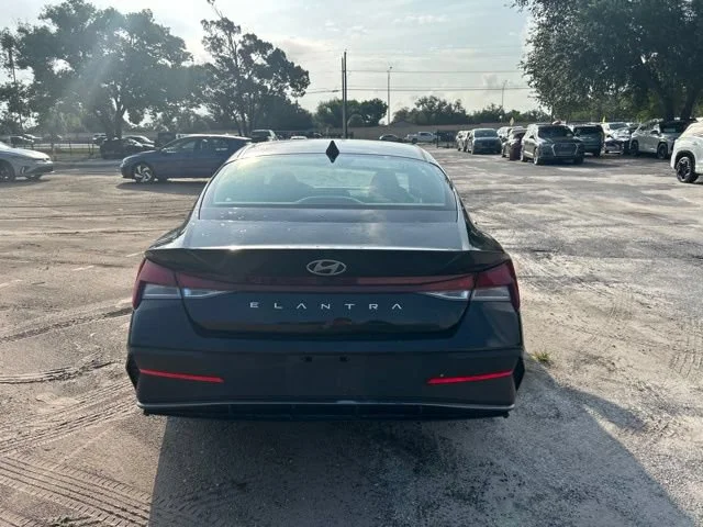 Used 2024 Abyss Black Hyundai SEL image 17