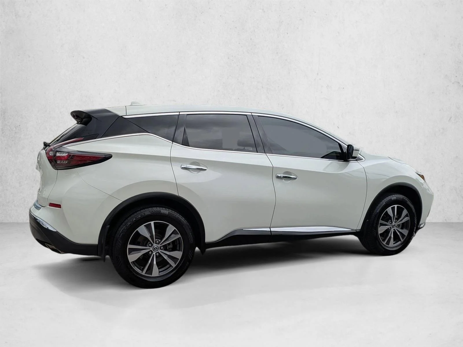 Used 2020 Pearl White Tricoat Nissan S image 4