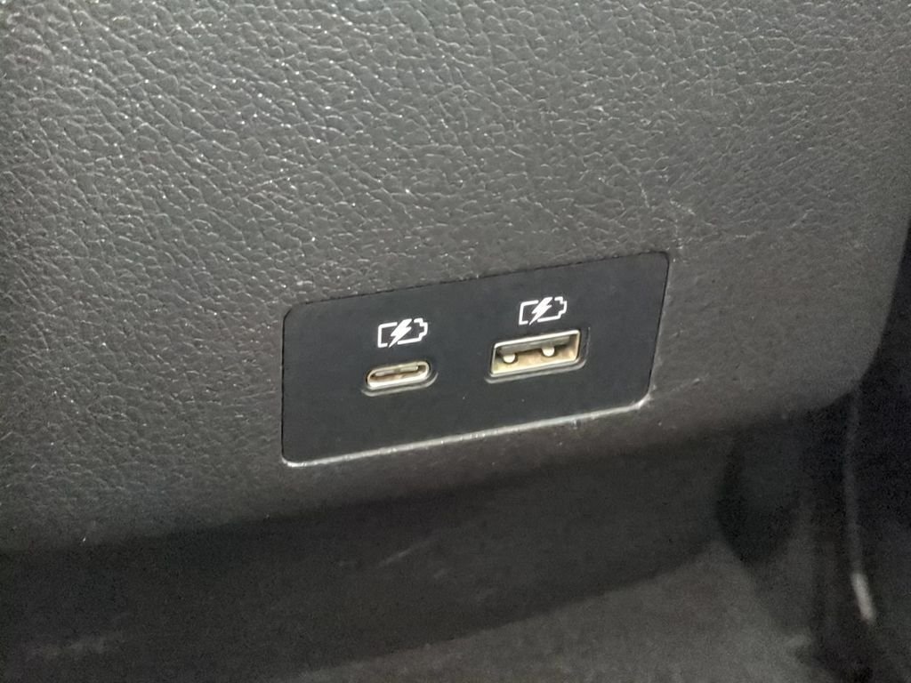 Used 2024  Mitsubishi 2.0 ES image 16