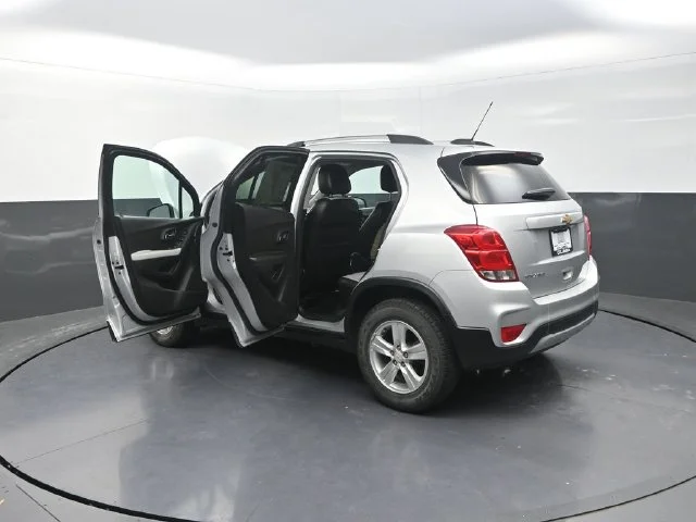 Used 2020 Silver Chevrolet LT image 33