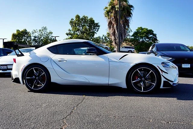 Used 2021 White Toyota 3.0 image 6