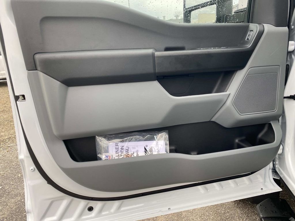 New 2026 Oxford White Ford F-450® XL image 13