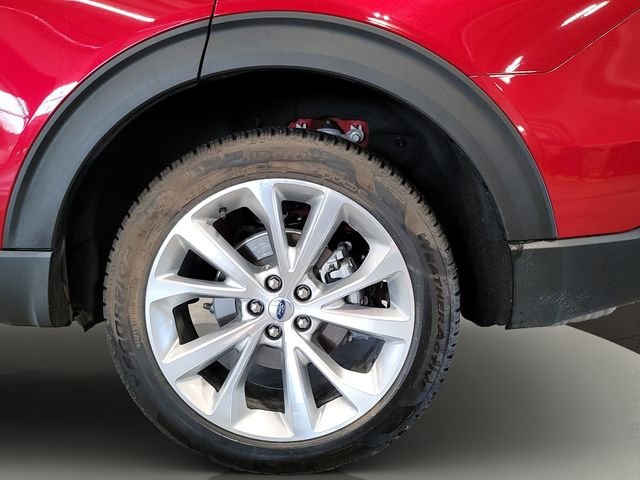 Used 2022 Red Metallic Ford Platinum image 36
