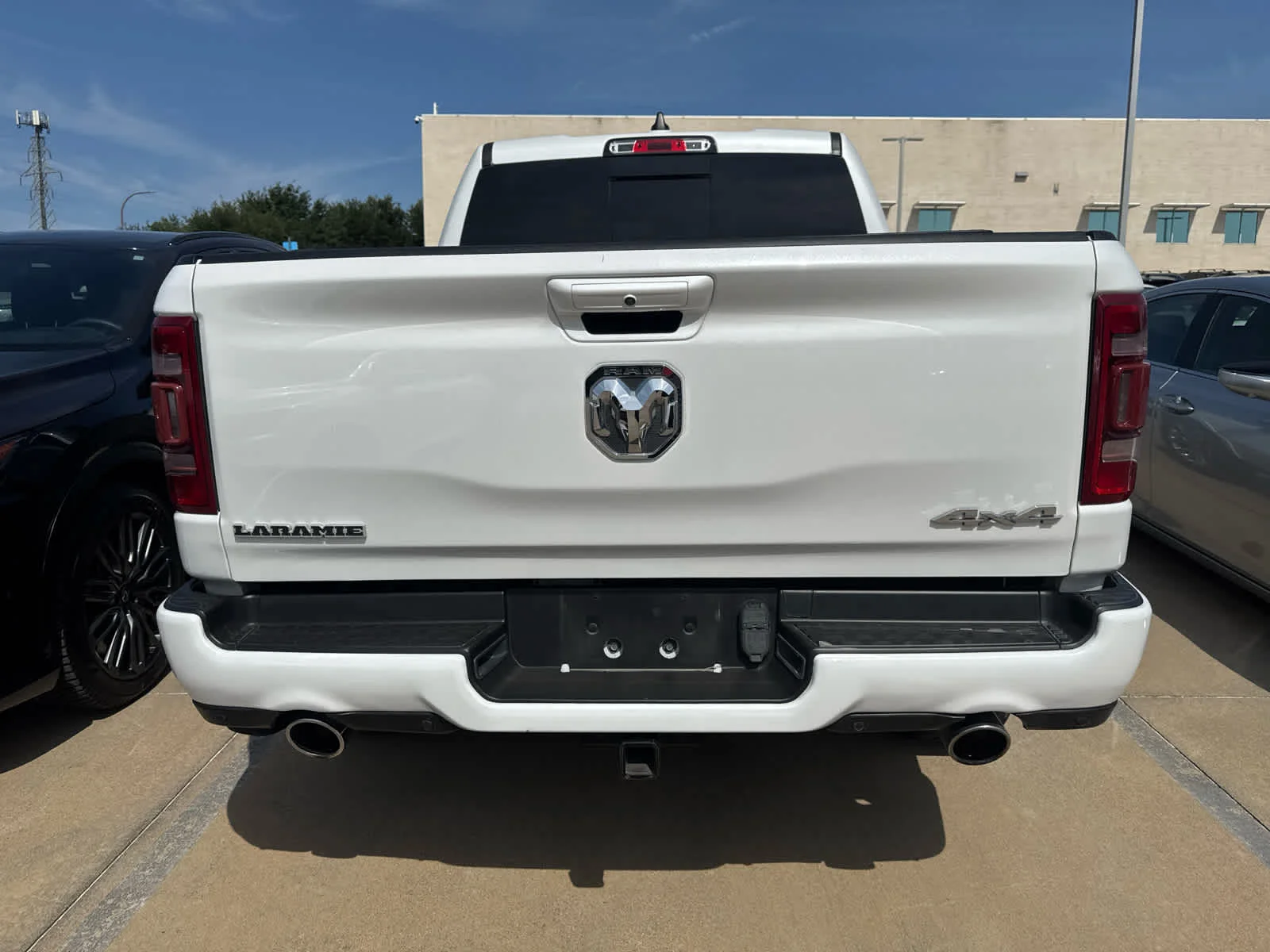 Used 2020 Ivory White Tri-Coat Pearlcoat Ram Laramie image 6