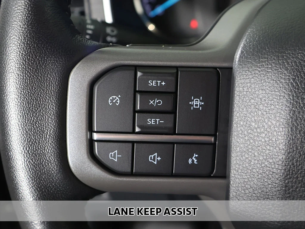 Used 2022 Agate Black Metallic Ford XLT image 4
