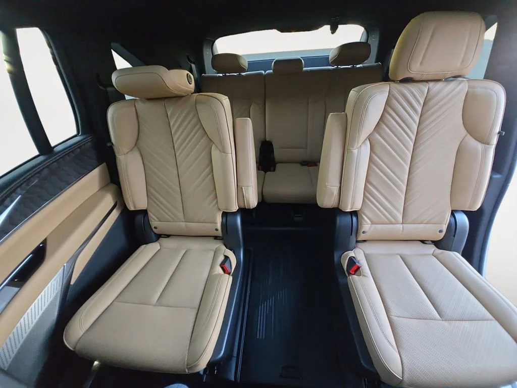 Used 2025 Summit White Cadillac Sport 2 image 13