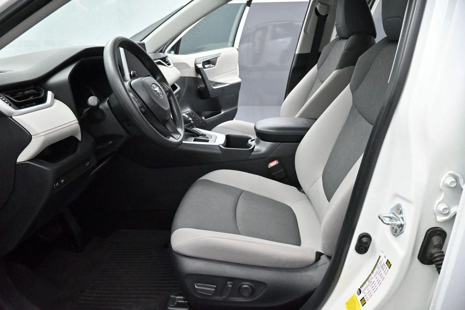 Used 2025 White Toyota XLE image 12