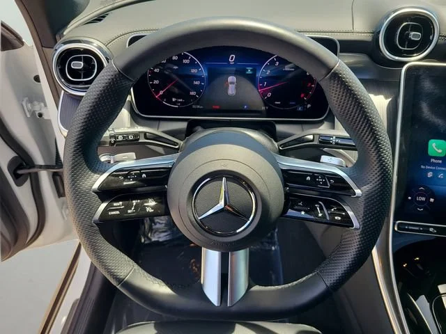 Used 2025 White Mercedes-Benz GLC 300 image 23