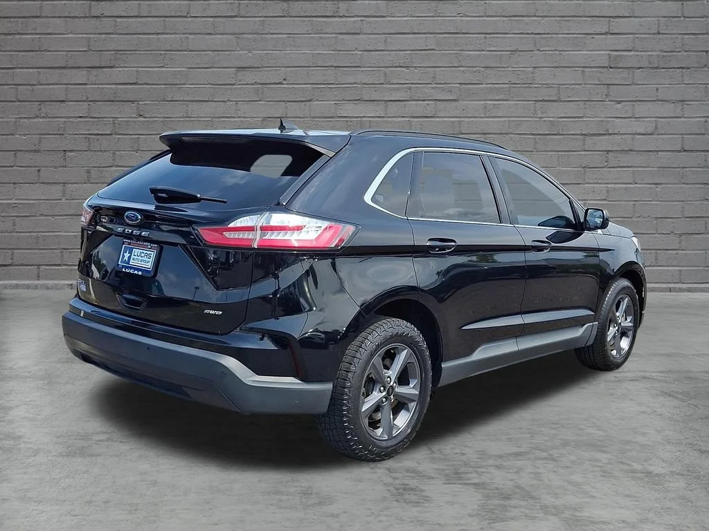 Used 2022 Black Ford SEL image 12