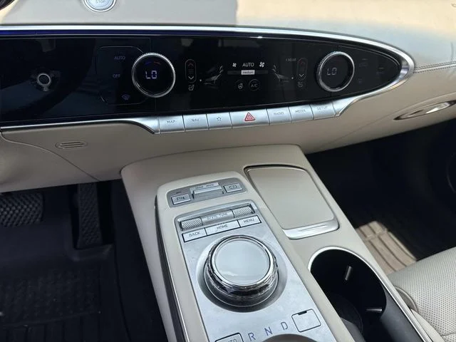 Used 2024 White Genesis 2.5T image 42