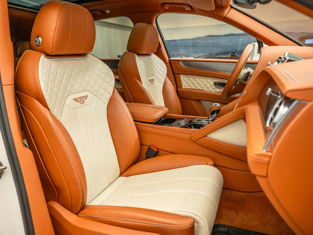 Used 2022 White Bentley V8 image 69