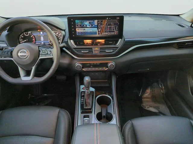 Used 2023 Blue Nissan 2.0 SR image 13