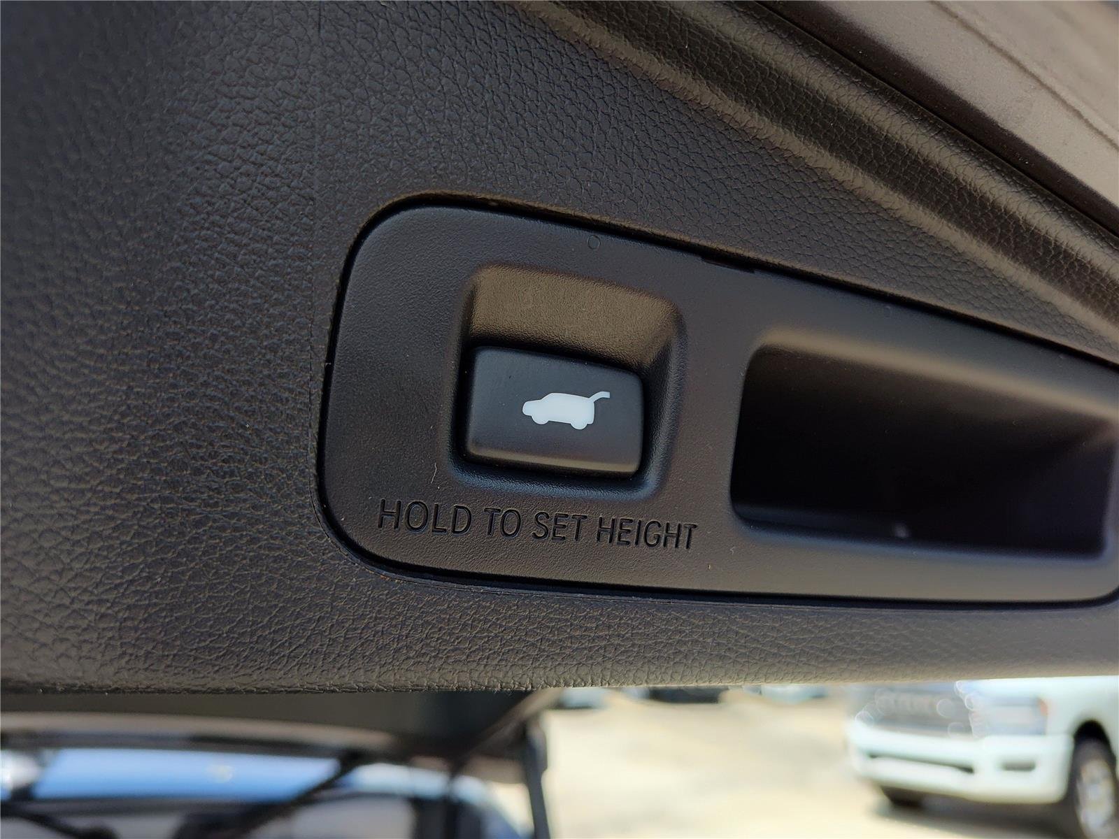 Used 2020 Modern Steel Metallic Honda Touring image 8