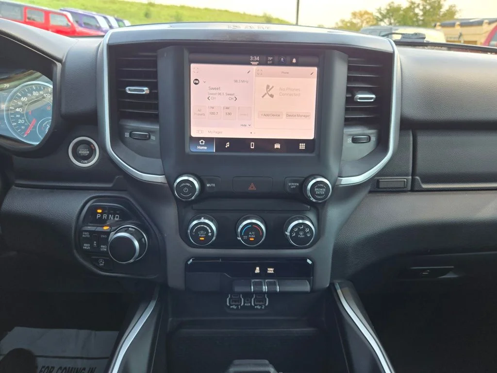 Used 2022 Silver Ram Big Horn/Lone Star image 23