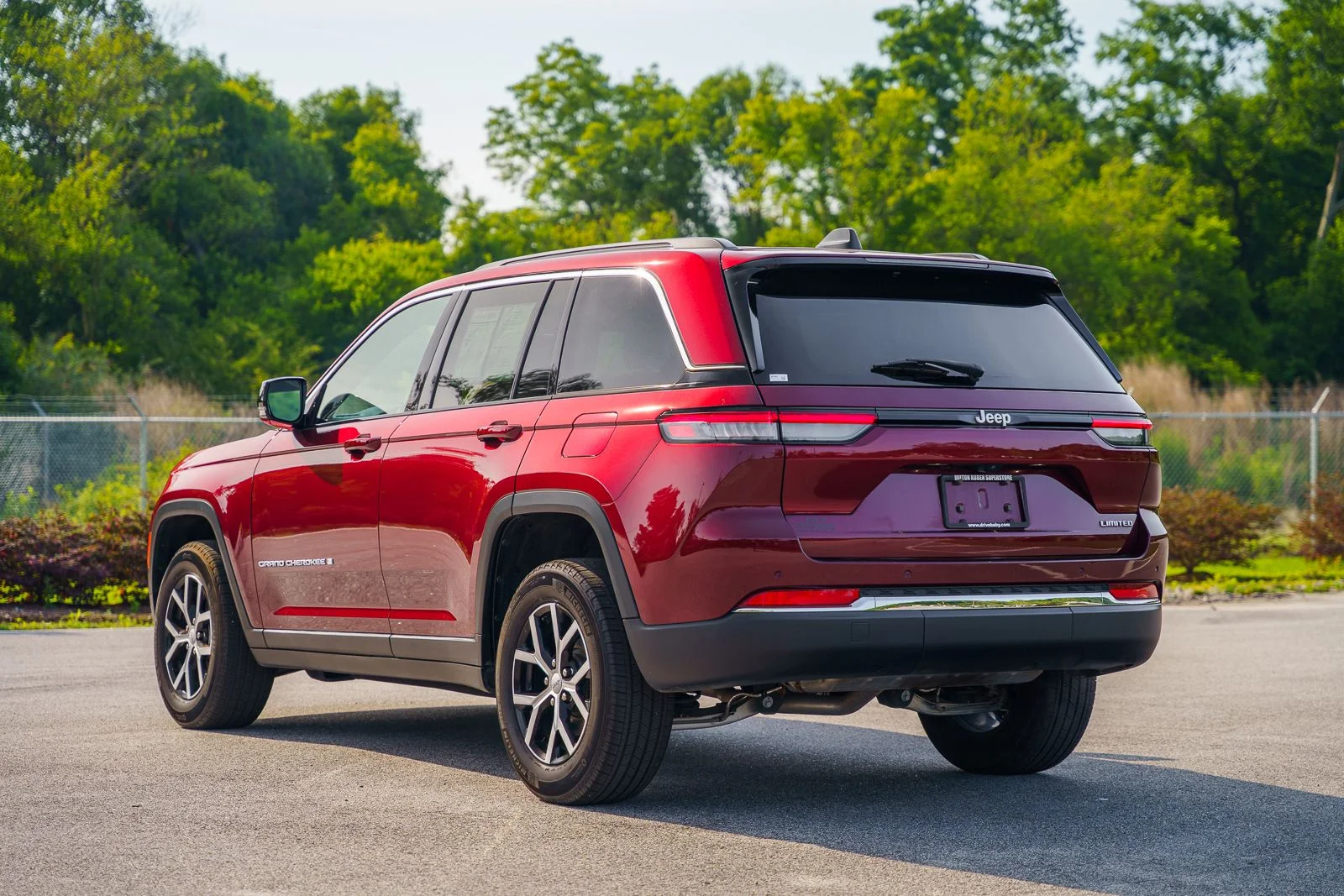 Used 2024 Red Jeep Limited image 4