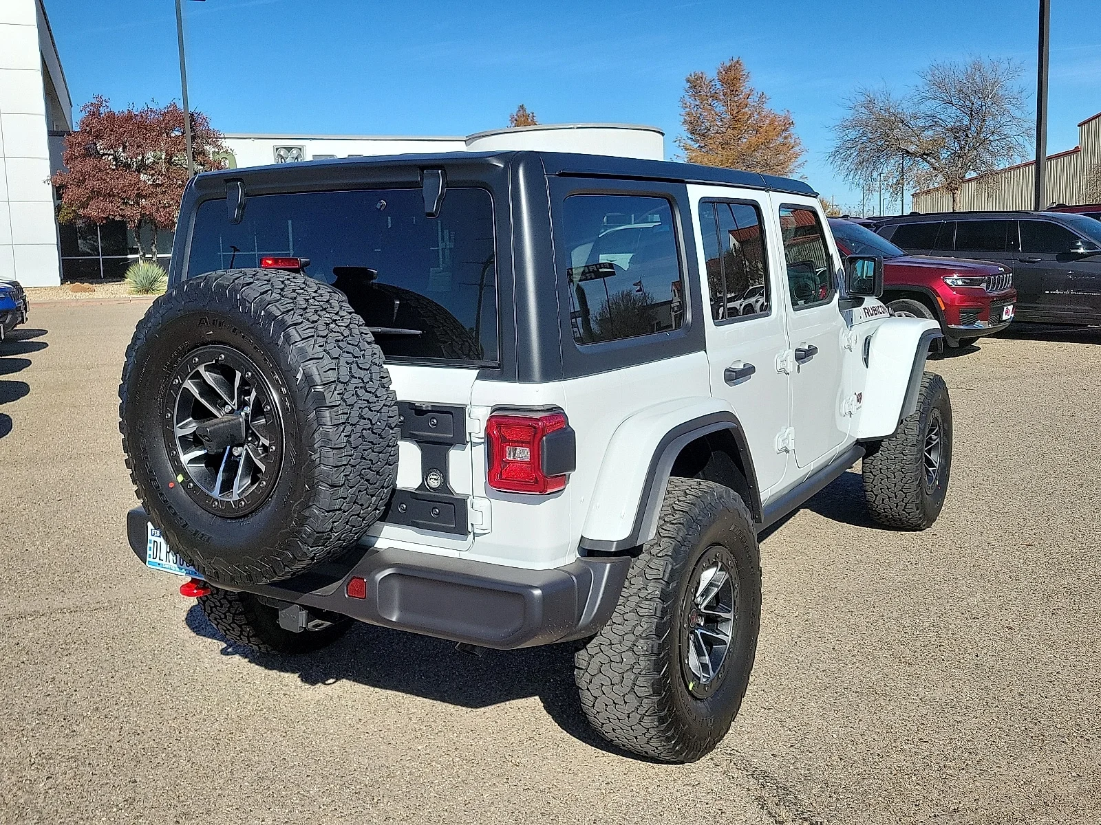 New 2026 PW7 Bright Whit Jeep 4-DOOR RUBICON image 4