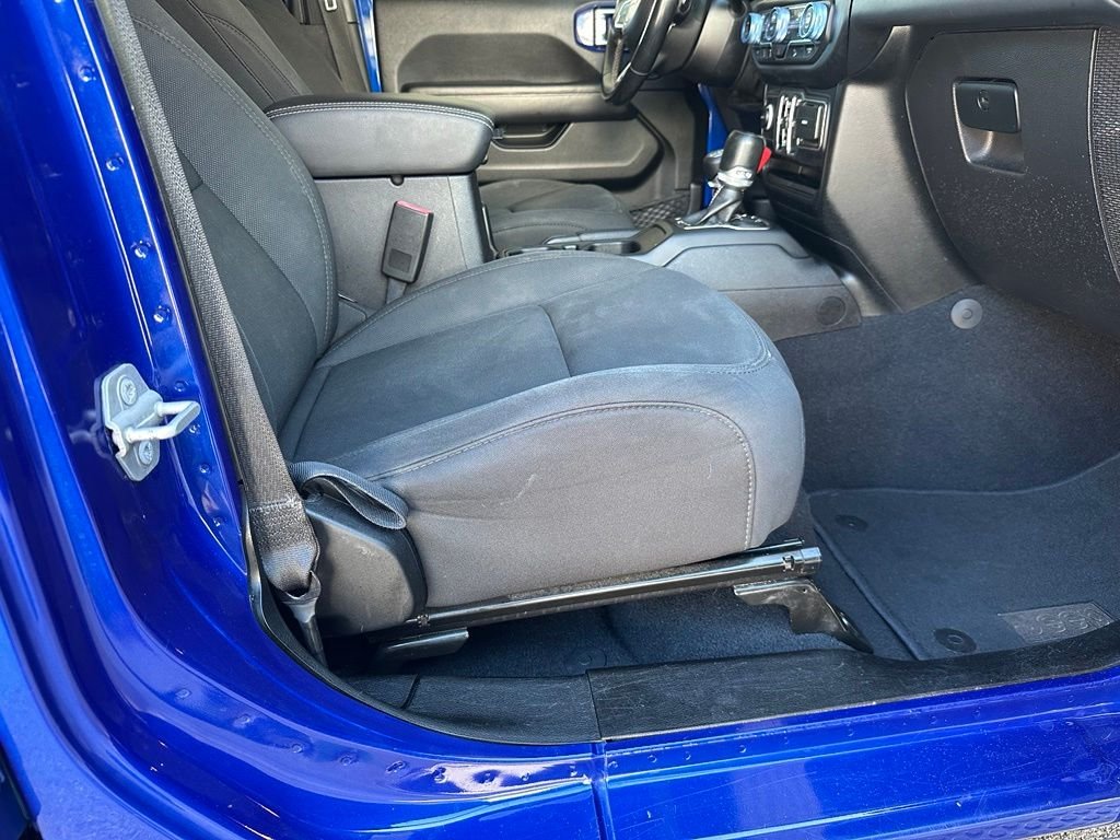 Used 2020 Blue Jeep Unlimited Sahara image 36