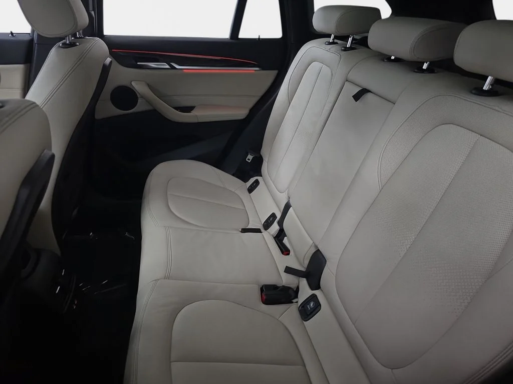 Used 2019 Mediterranean Blue Metallic BMW xDrive28i image 17