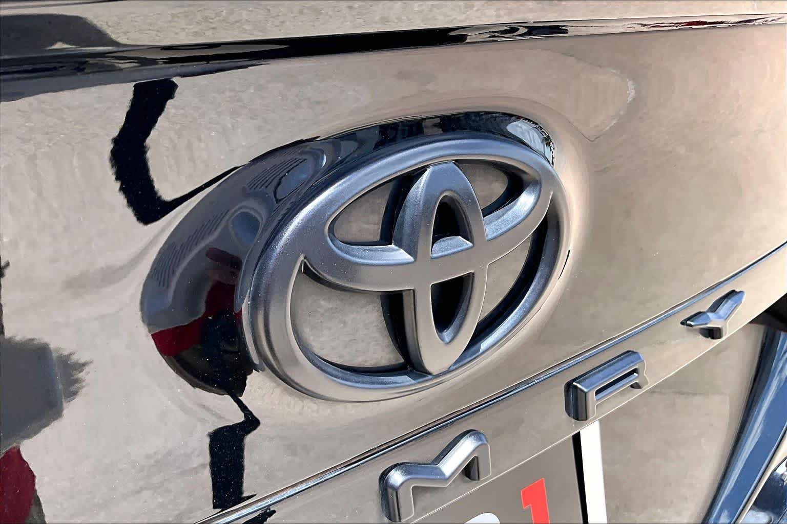 Used 2023 Midnight Black Metallic Toyota SE Nightshade image 29