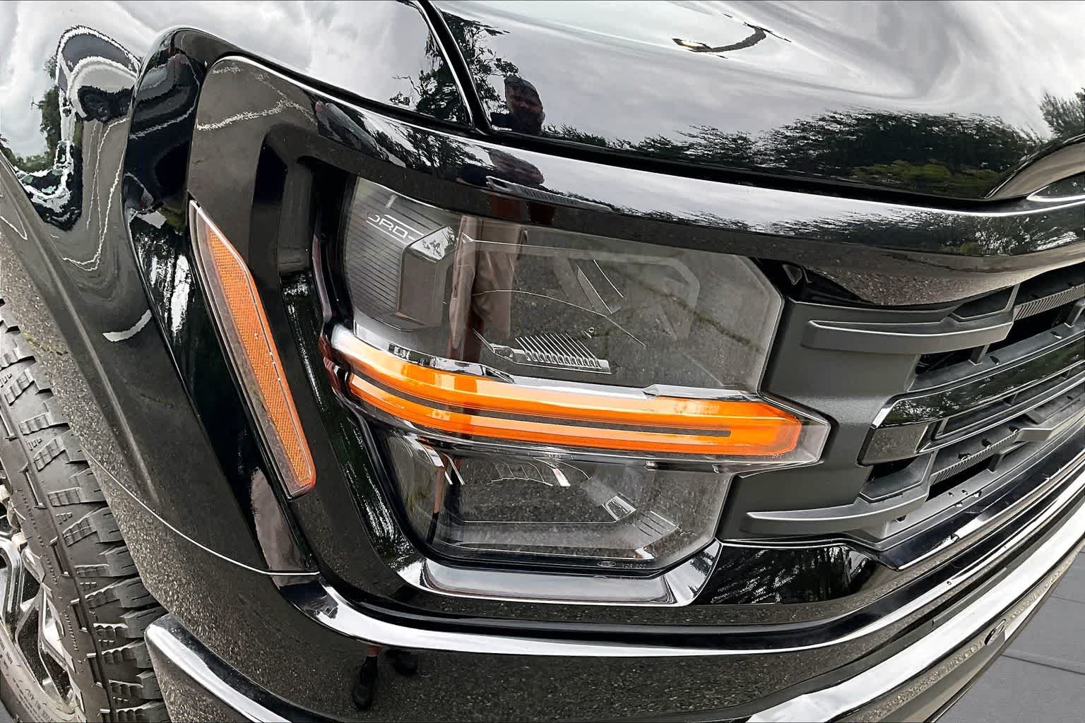 New 2026 Agate Black Metallic Ford XLT image 13