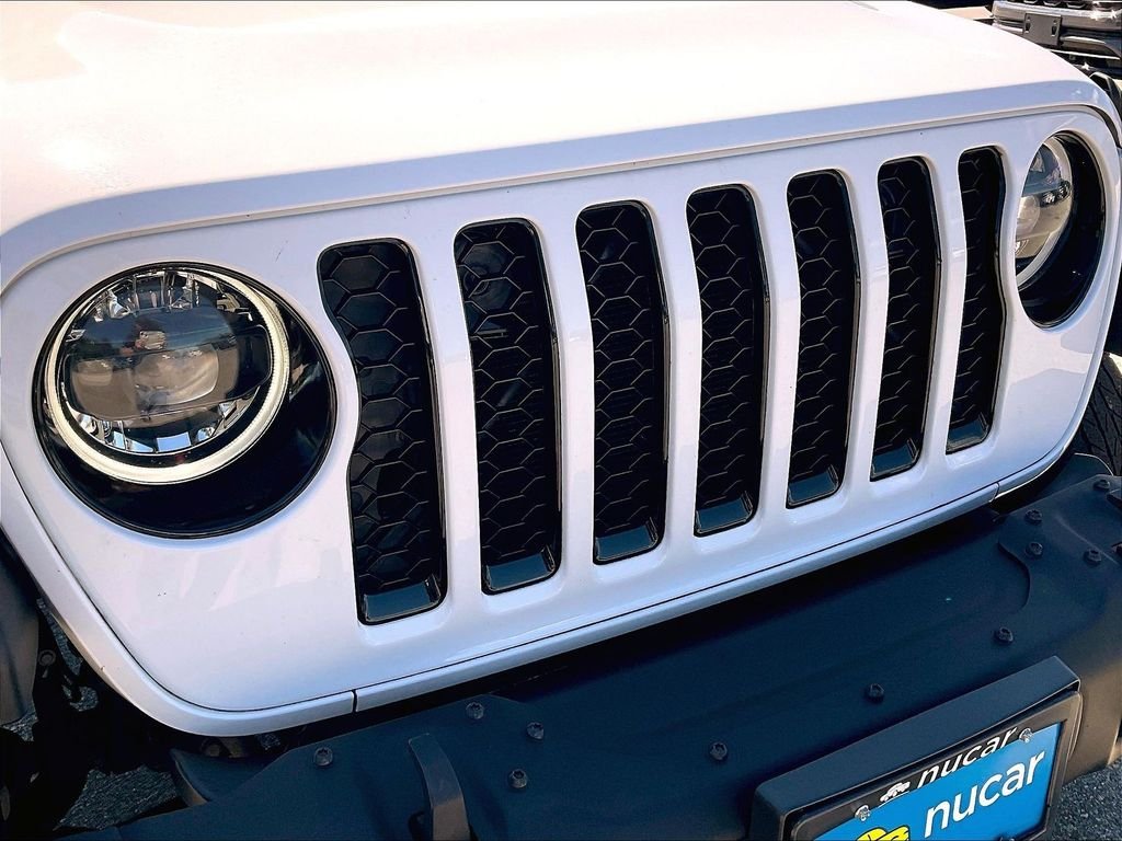Used 2023 Bright White Clearcoat Jeep  image 27