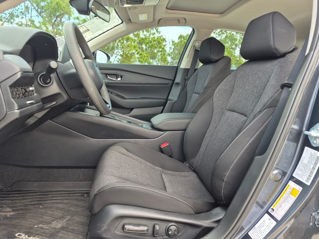 New 2026 Meteorite Gray Metallic Honda SE image 14