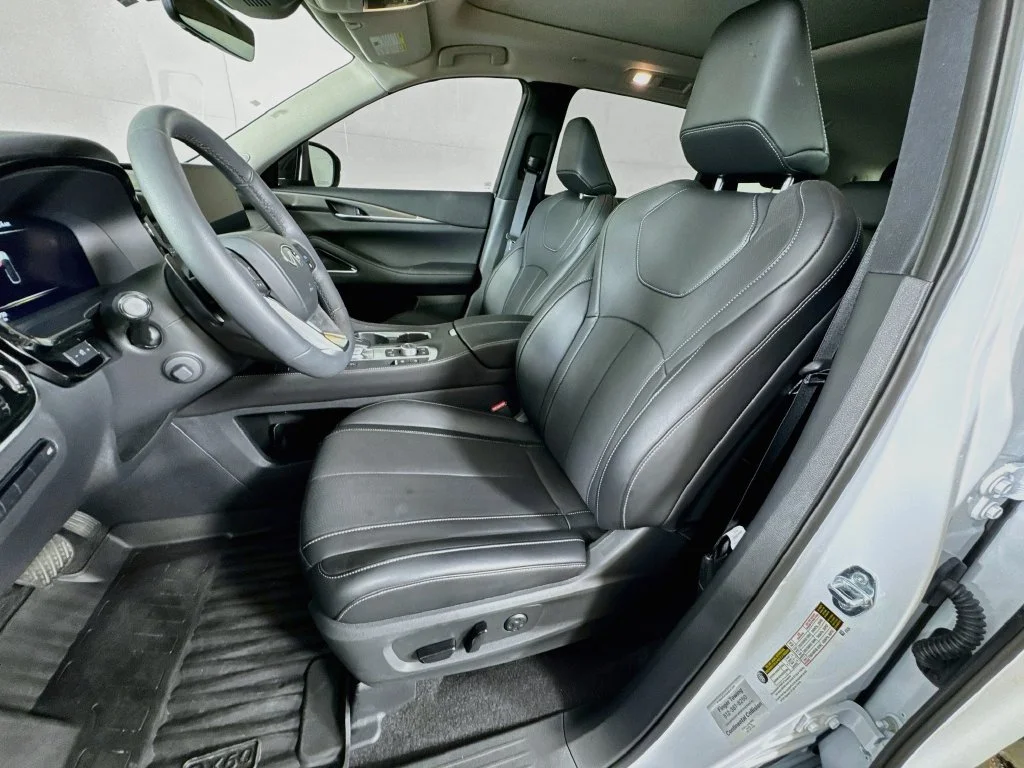 Certified Used 2027 White INFINITI LUXE image 28