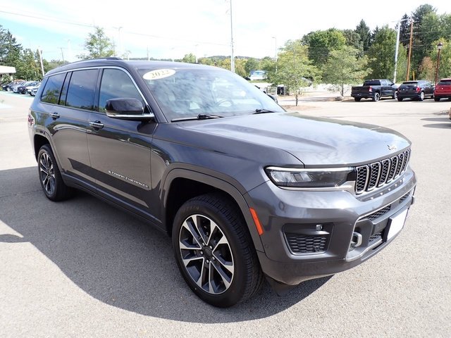 Used 2022 Gray Jeep Overland image 9
