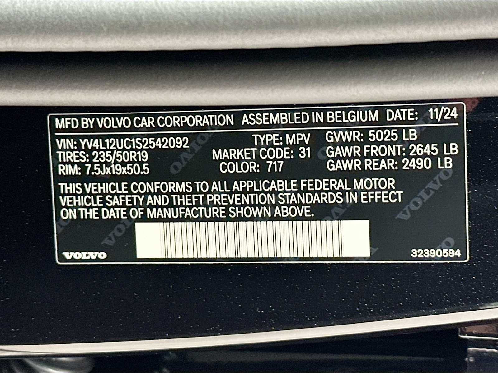 2025 Volvo XC40 Plus - Photo 28