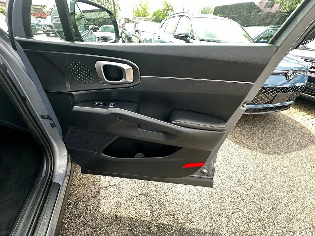 Used 2024 Silver Kia S image 36