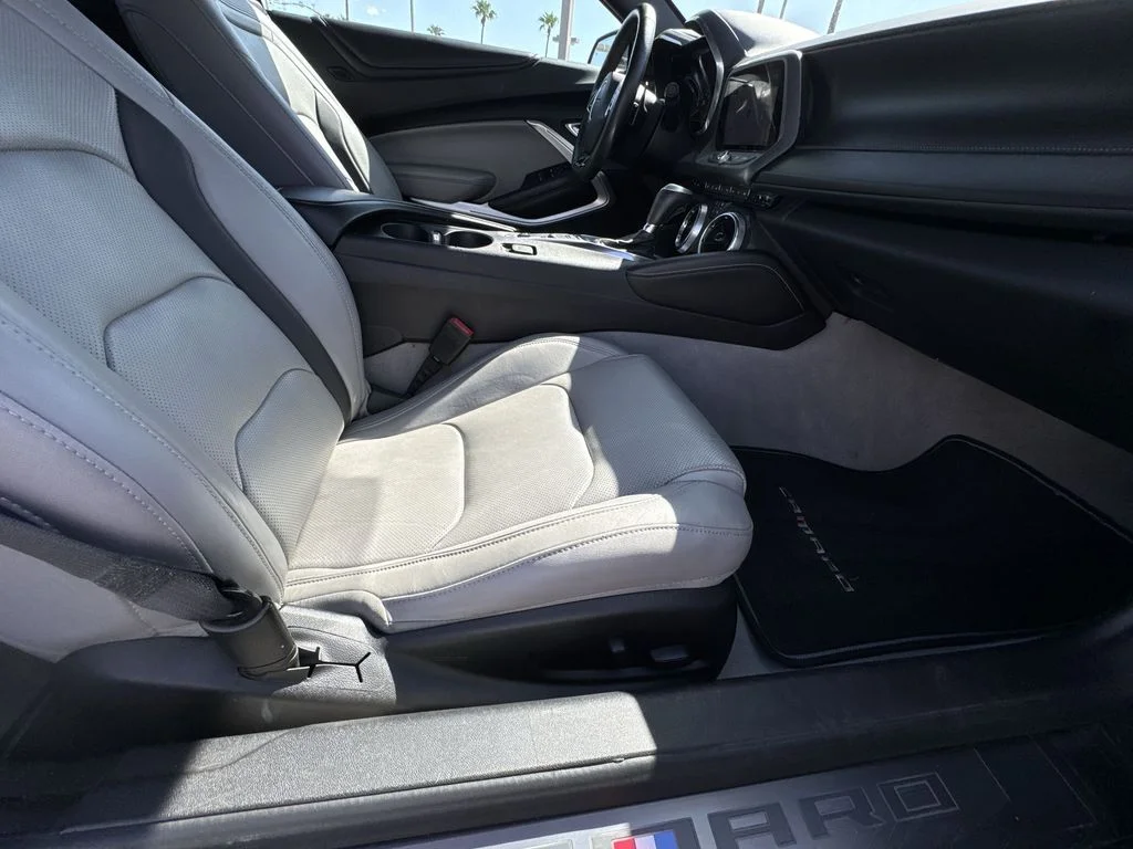 Used 2018 Gray Chevrolet 2LT image 29