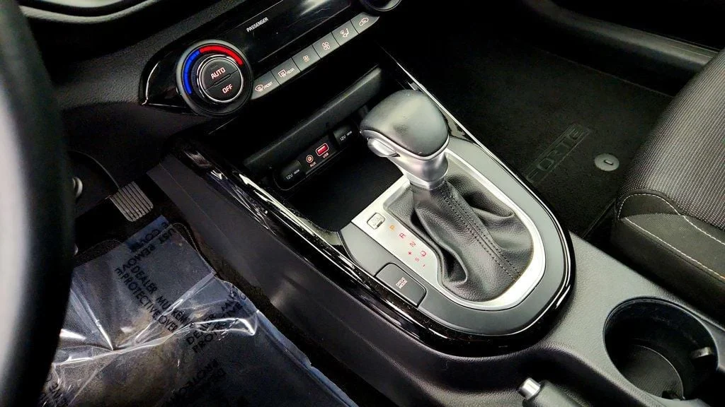 Used 2019 Aurora Black Kia S IVT image 17