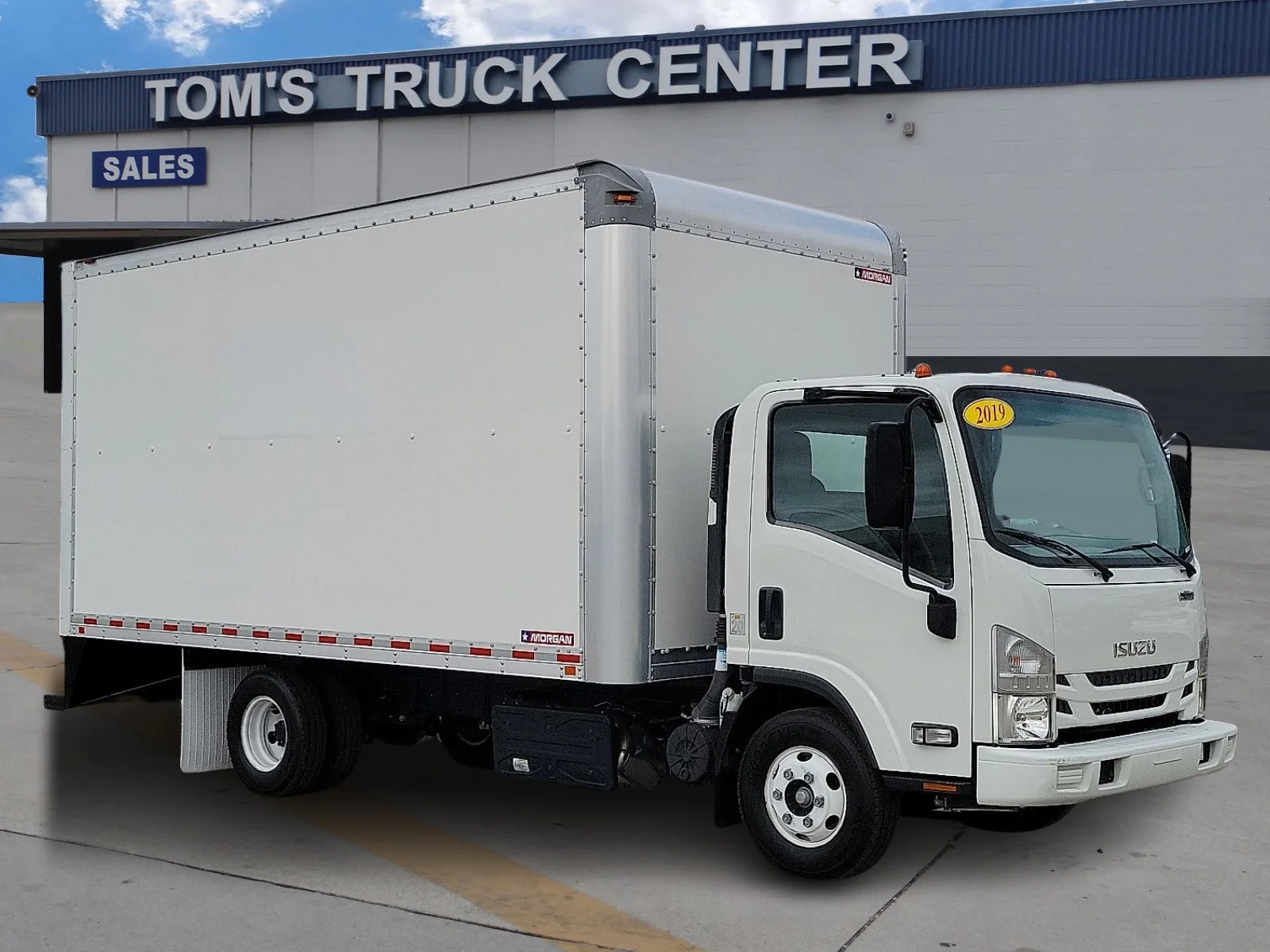 2019 Isuzu NPR-HD's photo